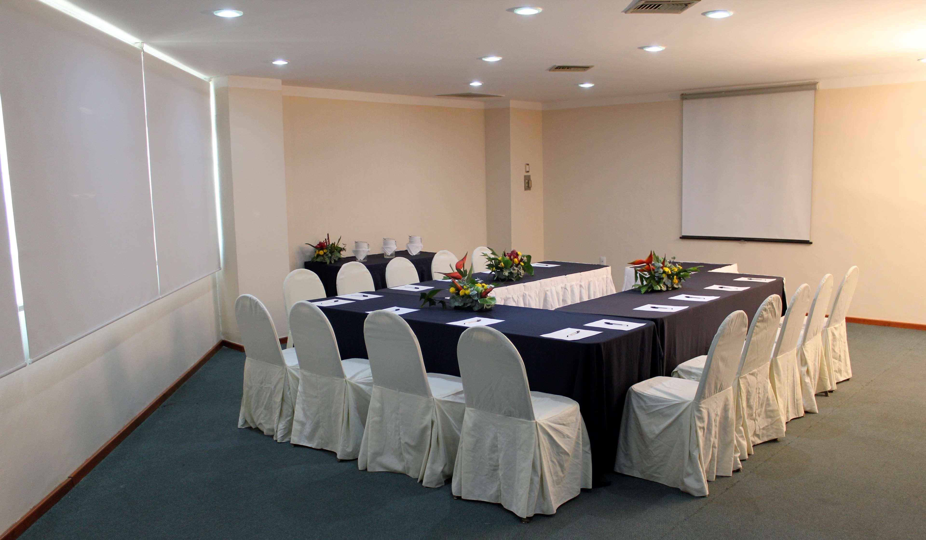 Best Western Plus Plaza Florida & Tower Irapuato Ngoại thất bức ảnh